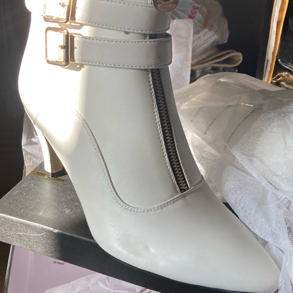 Women’s winter ankle boots with gold trim medium width